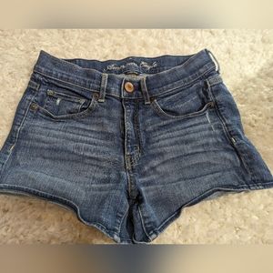 Size 6 American eagle shorts